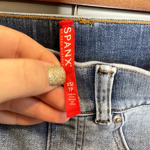 Spanx Skinny Jeans High-Rise Light Wash Size XS - Picture 5 of 5